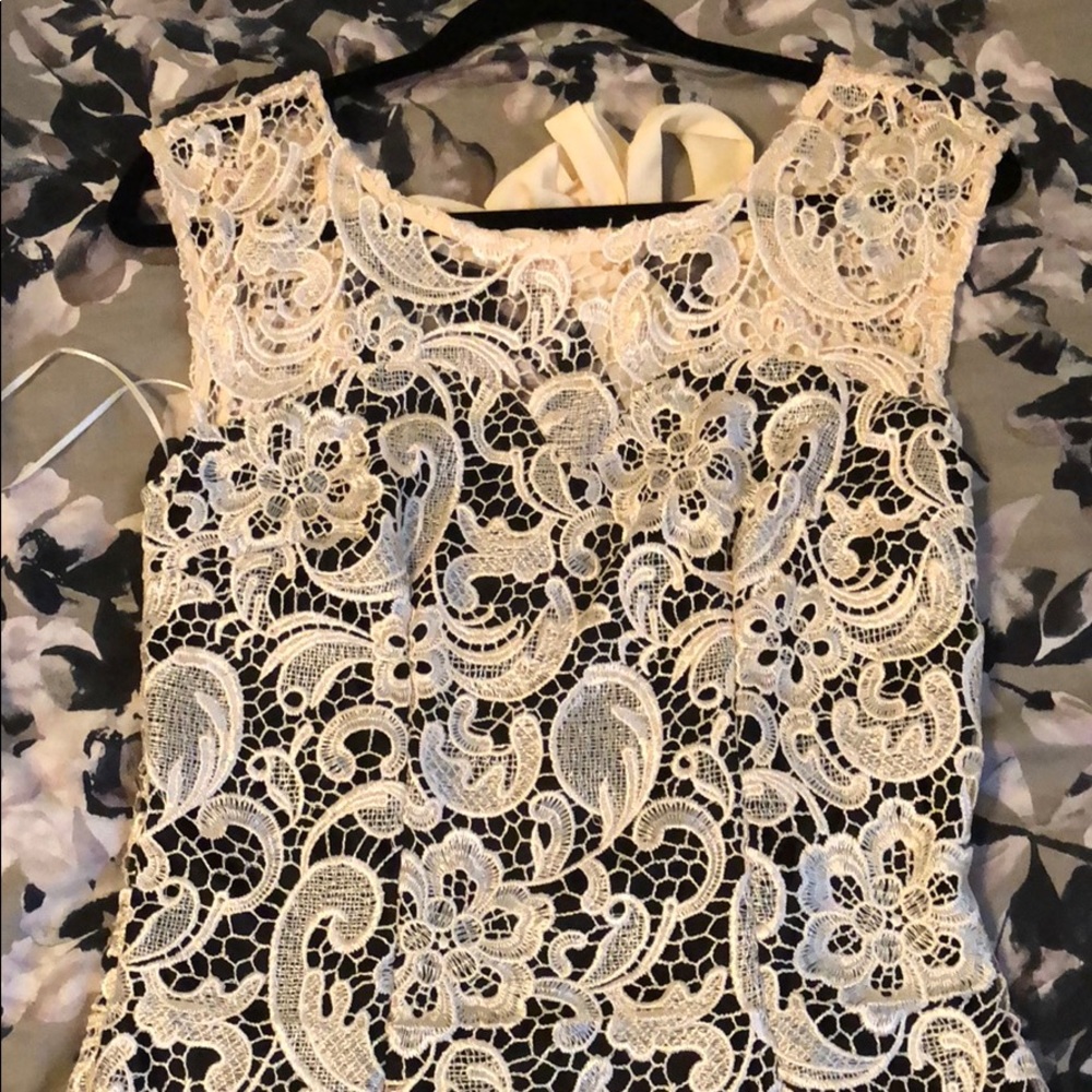 Women’s black and white lace dress
